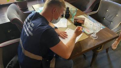 Петербургские власти рассмотрели 20 тысяч актов о нарушении антикоронавирусных правил - piter.tv - Петербурга