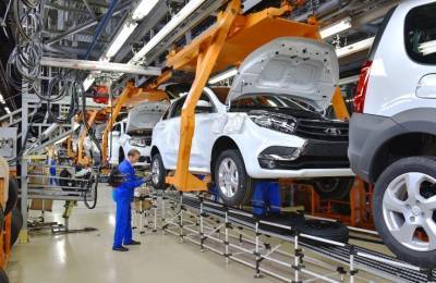 «АвтоВАЗ» заплатит сотрудникам за вакцинацию от COVID-19 - znak.com - Тольятти