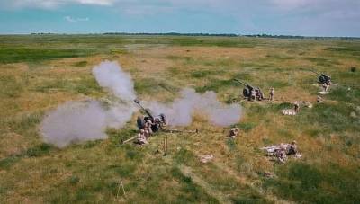 Восточный ОТО провел боевые стрельбы артиллеристов под Харьковом и Мариуполем (видео) - lenta.ua - Харьков - Славянск - Мариуполь