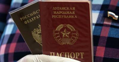 Владимир Путин - Алексей Данилов - Киев назвал выдачу паспортов РФ в Донбассе основанием для пересмотра Минских соглашений - reendex.ru - Киев - ДНР - ЛНР - Донбасс
