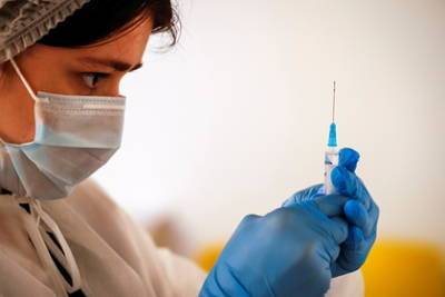 Еще один российский регион ввел обязательную вакцинацию для ряда граждан - lenta.ru - Тверская обл.