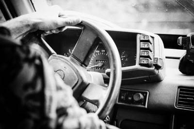 Автомобилистам дали советы по борьбе с хамами на дорогах - lenta.ru