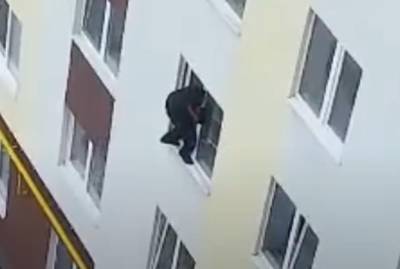 В Ковеле вор пытался залезть в окно на 4 этаже - сорвался, но выжил и даже сбежал - kp.ua - Волынская обл. - Ровенская обл.