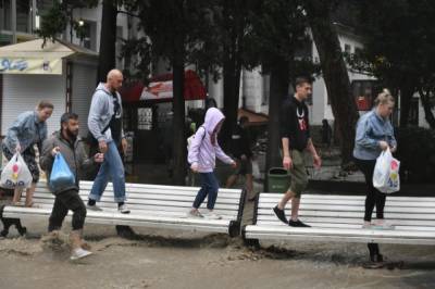 В Крыму из-за последствий ливней эвакуированы почти две тысячи человек - aif.ru - Крым - Керчь