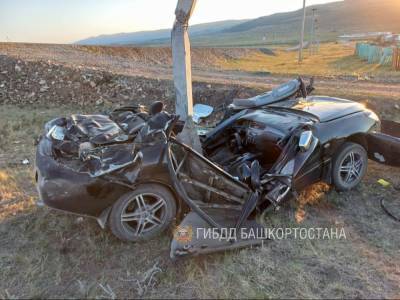 В Башкирии иномарка превратилась в груду металла после съезда с дороги - bash.news - Башкирия - район Баймакский