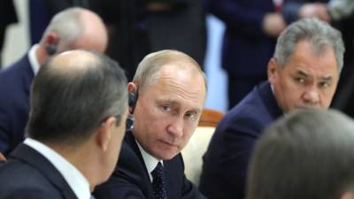 Сергей Шойгу - Владимир Путин - Сергей Лавров - Путин предложил Шойгу и Лаврову возглавить список «Единой России» на выборах - 5-tv.ru