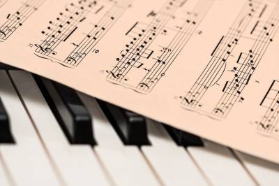 Чешские ученые доказали, что музыка Моцарта улучшает работу мозга больных эпилепсией – Учительская газета - ug.ru