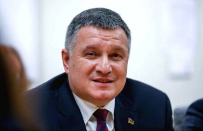 Арсен Аваков - Михаил Подоляк - В ОП прокомментировали разговоры об отставке Авакова: это наша традиционная политическая забава - sharij.net