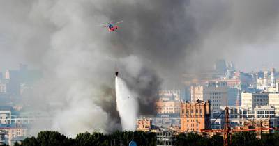 Огнеборцы локализовали пожар на складе пиротехники в Москве - ren.tv - Москва