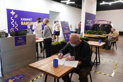 Минтруд: нельзя принуждать людей вакцинироваться от коронавируса - infox.ru - Москва