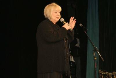 Олег Басилашвили - Светлана Крючкова - Светлана Крючкова рассказала об исцелении от рака при помощи кота - mk.ru - РСФСР