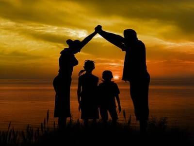 Анна Кузнецова - Светлана Бессараб - В Госдуме оценили идею увеличения материнского капитала - reendex.ru