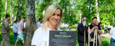 В честь Дня защиты детей в Новосибирске высадили берёзовую аллею - runews24.ru - Новосибирск