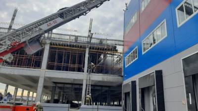 Ангелина Сергеева - В Екатеринбурге потушили крупный пожар рядом с логопарком «Кольцовский» (ФОТО) - newdaynews.ru - Екатеринбург - Свердловская обл. - Хабаровск