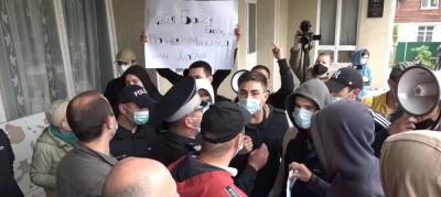 Майя Санду - Охрана Санду отпинала протестующих, кричавших «Позор! Уезжай из... - politnavigator.net - Молдавия