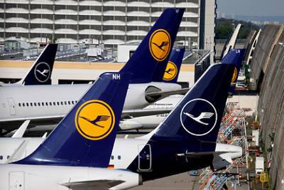 Lufthansa отменила рейсы из Москвы и Санкт-Петербурга в Германию - lenta.ru - Москва - Санкт-Петербург