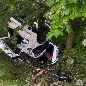 Подростки в Николаевской области попали в ДТП на внедорожнике. Фото - reporter-ua.com - Николаевская обл.
