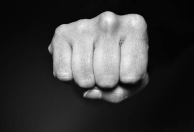 Ревнивец насмерть забил мужчину в Сланцах - online47.ru - Ленинградская обл.