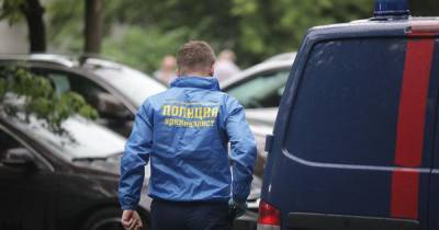Завернутое в ковер тело мужчины нашли в квартире в Москве - ren.tv - Москва - Красноярск - район Центральный