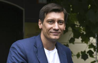Максим Григорьев - Дмитрий Гудков - Алексей Мельников - Гудков заявил, что задержан по делу о фирме его родных, с которой он никак не связан - interfax.ru - Москва