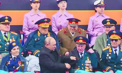 Владимир Путин - Василий Пронин - Мошенники обманули ветерана, о котором заботился Путин на Параде Победы - gubdaily.ru