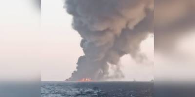 Самый большой военный корабль Ирана сгорел и затонул в Оманском заливе - ruposters.ru - Англия - Иран - Тегеран