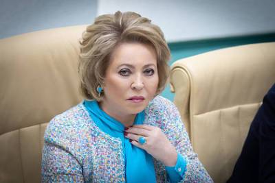 Владимир Путин - Валентина Матвиенко - Матвиенко отвергла идею обязательной вакцинации от коронавируса - lenta.ru - респ. Саха