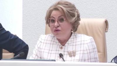 Владимир Путин - Валентина Матвиенко - Матвиенко: обязательной вакцинации от COVID-19 в России быть не может - piter.tv