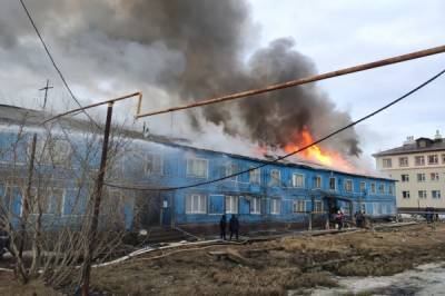 В Тазовском районе десятки семей остались без крова после пожара в деревянном доме - nakanune.ru - окр. Янао