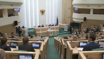 Сенаторы выступили за санкции против стран, нарушающих права русскоязычных граждан - vesti.ru - Приморье край