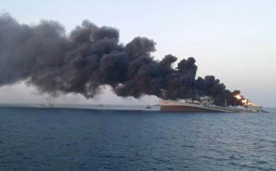 В Оманском заливе после пожара затонул крупнейший корабль ВМС Ирана - vchaspik.ua - Англия - Иран