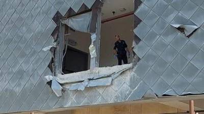 Водитель автопогрузчика разбился насмерть, рухнув с последнего этажа в торговом центре Герцлии - vesty.co.il - Израиль