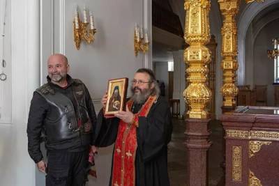 «Ночной волк» из Сербии доставил икону убитого албанцами... - politnavigator.net - Москва - Россия - Сербия - Косово
