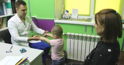 Калининградский нейрохирург рассказал, как спасали трёхлетнюю девочку, на которую упала железная дверь - klops.ru - Калининград