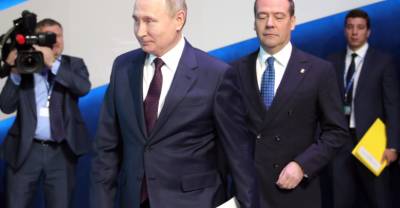Владимир Путин - Дмитрий Медведев - Андрей Турчак - Медведев пригласил Путина на съезд "Единой России" 19 июня - reendex.ru