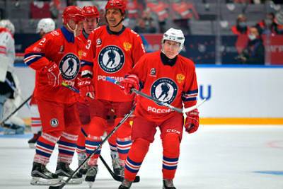 Владимир Путин - Путин оценил свой уровень игры в хоккей - lenta.ru