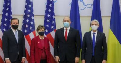 Джин Шахин - Денис Шмыгаль - Шмыгаль провел встречу с сенаторами США: подробности - dsnews.ua