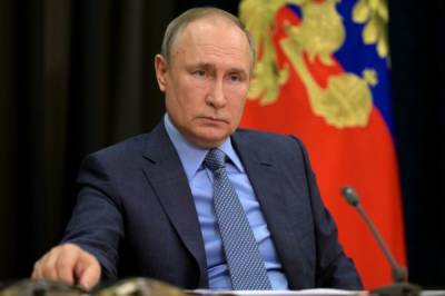 Владимир Путин - Путин согласился обдумать идею использования маткапитала на ремонт - aif.ru
