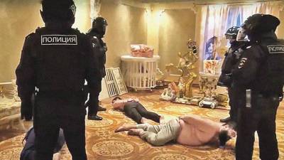Школьницы в Подмосковье украли для цыганского барона 1300 телефонов - gazeta.ru - Московская обл.