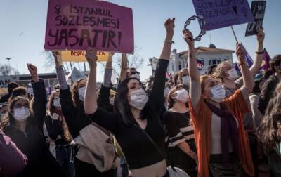 Реджеп Тайип Эрдоган - Женщины в Турции вышли на протест из-за Стамбульской конвенции - korrespondent.net - Турция - Стамбул