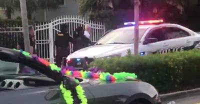 Американец за рулём пикапа сбил участников гей-парада - reendex.ru - USA - шт.Флорида