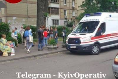 В Киеве двухлетний ребенок выпал с 7 этажа: в полиции рассказали подробности - rupor.info - Киев - район Святошинский