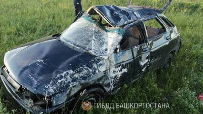 В Башкирии машина вылетела в кювет: двое пострадали - bash.news - Башкирия - район Кугарчинский