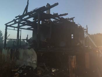 Из-за замыкания электропроводки сгорела крыша и мансарда дачи в Вологодской районе - vologda-poisk.ru - район Вологодский