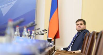 Кандидат в премьеры Арман Бабаджянан сообщил об обстреле его машины - ru.armeniasputnik.am - Ереван
