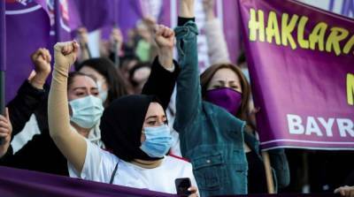 Реджеп Тайип Эрдоган - В Турции женщины протестовали из-за выхода из Стамбульской конвенции - ru.slovoidilo.ua - Турция - Стамбул