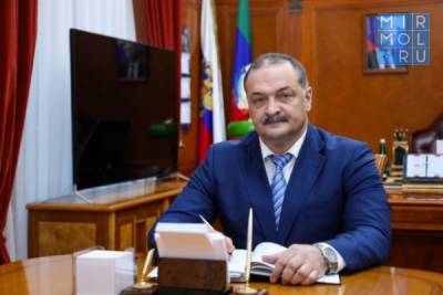 Сергей Меликов - Сергей Меликов поздравил работников здравоохранения Дагестана с профессиональным праздником - mirmol.ru - респ. Дагестан