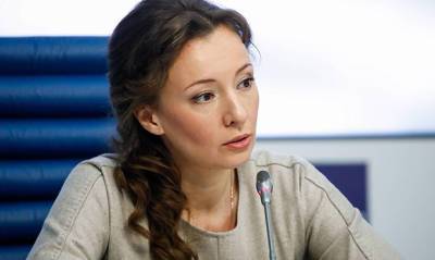 Анна Кузнецова - Детский омбудсмен предложила выплачивать декретные деньги бабушкам и дедушкам - og.ru