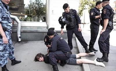 Константин Коновалов - Дизайнер, которому полиция сломала ногу, сообщил о подмене выписки из больницы - znak.com - Москва