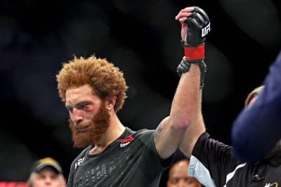 Бойца UFC арестовали по подозрению в ограблении - lenta.ru - Twitter